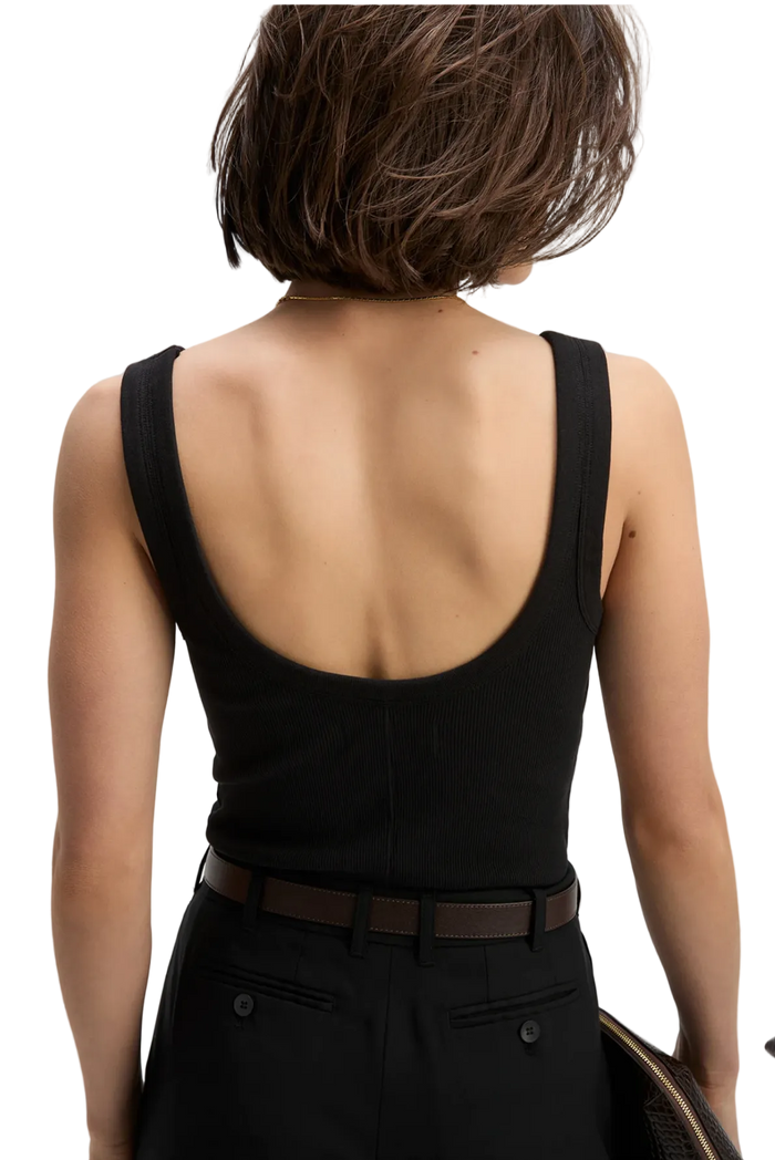 The Scoop It Up Tank
