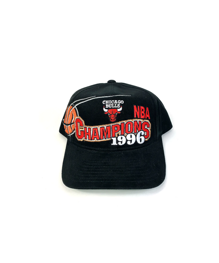 Chicago Bulls 1996 Snapback Hat by Mitchell & Ness (Black/Red)