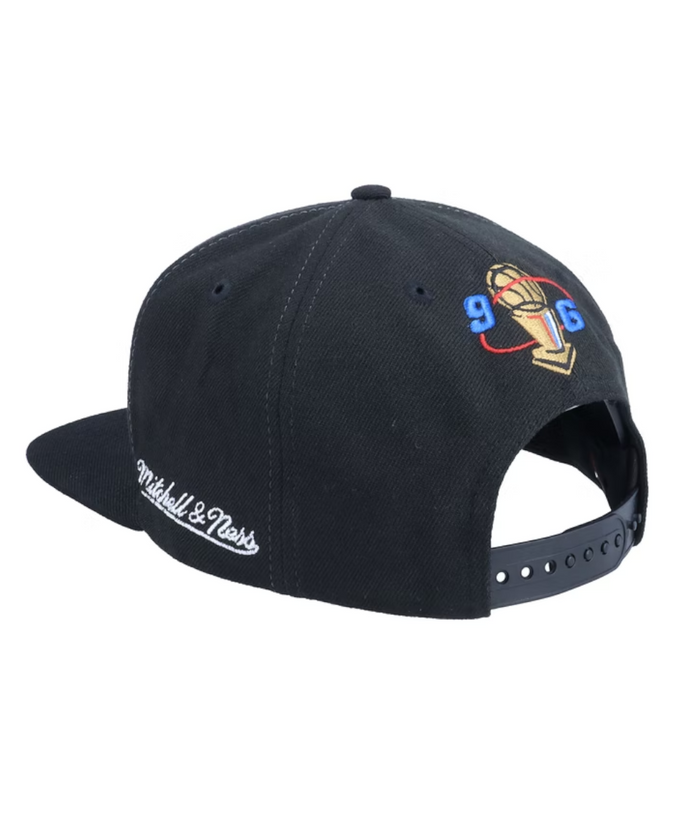 Chicago Bulls 1996 Snapback Hat by Mitchell & Ness (Black/Red)