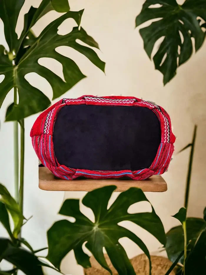 Vindigo handbag red embroidered bottom view