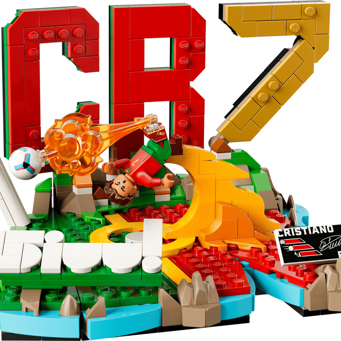 LEGO set with a soccer player figure and 'CR7' branding on a transparent background