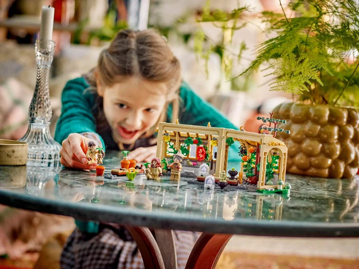 Lego 76445 - Harry Potter Hogwarts Castle: Herbology Class