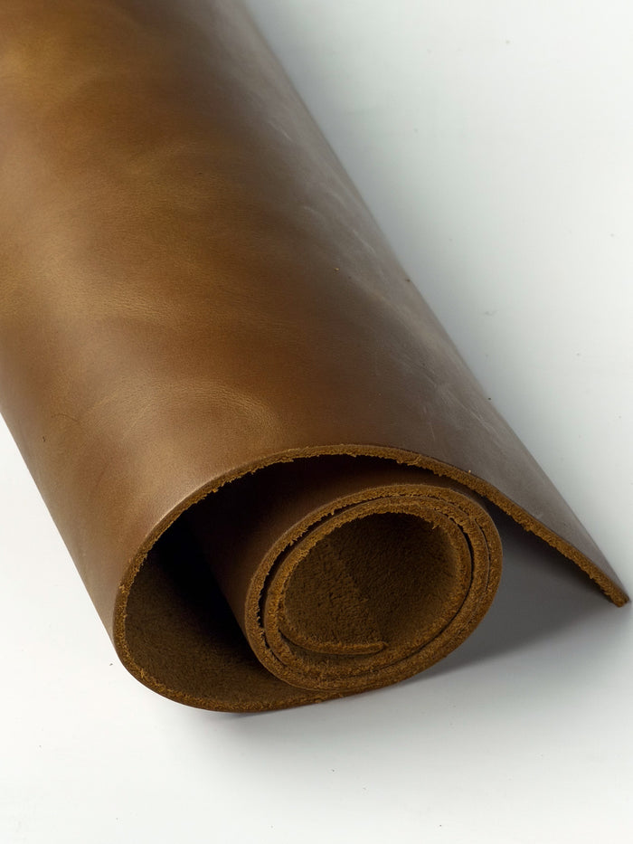 Luggage Crazy Horse Leather, 12 × 24 in detail view showing color and natural variation