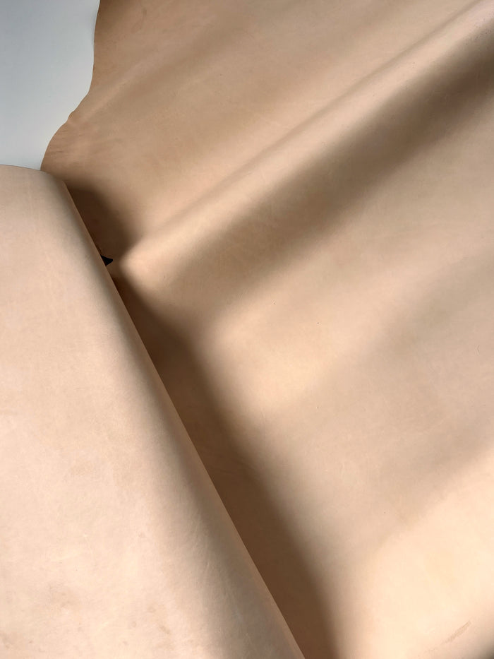 Natural Veg Tan Tooling Cowhide full side in 5–6 oz weight