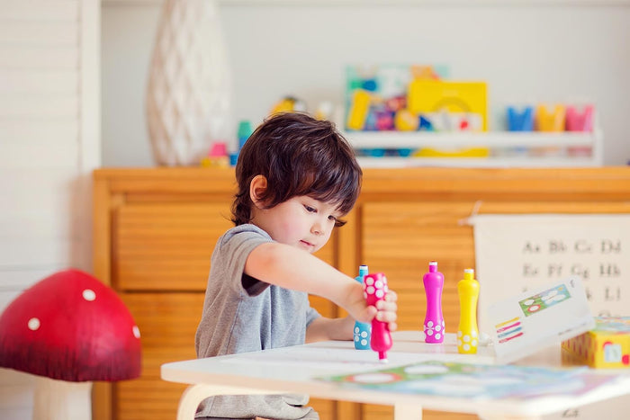 Small Dots Mess Free Painting Set