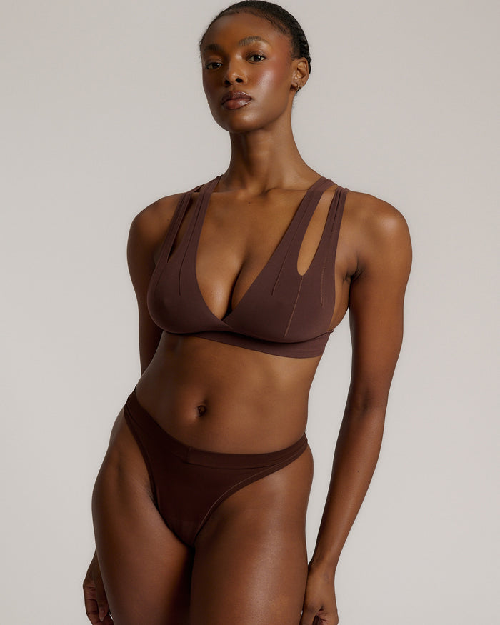 A mocha Tee System, designed with multiple strap options